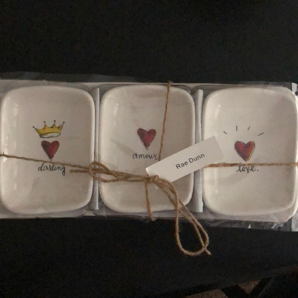 Rae Dunn ‘amour’ serving dish set ❤️